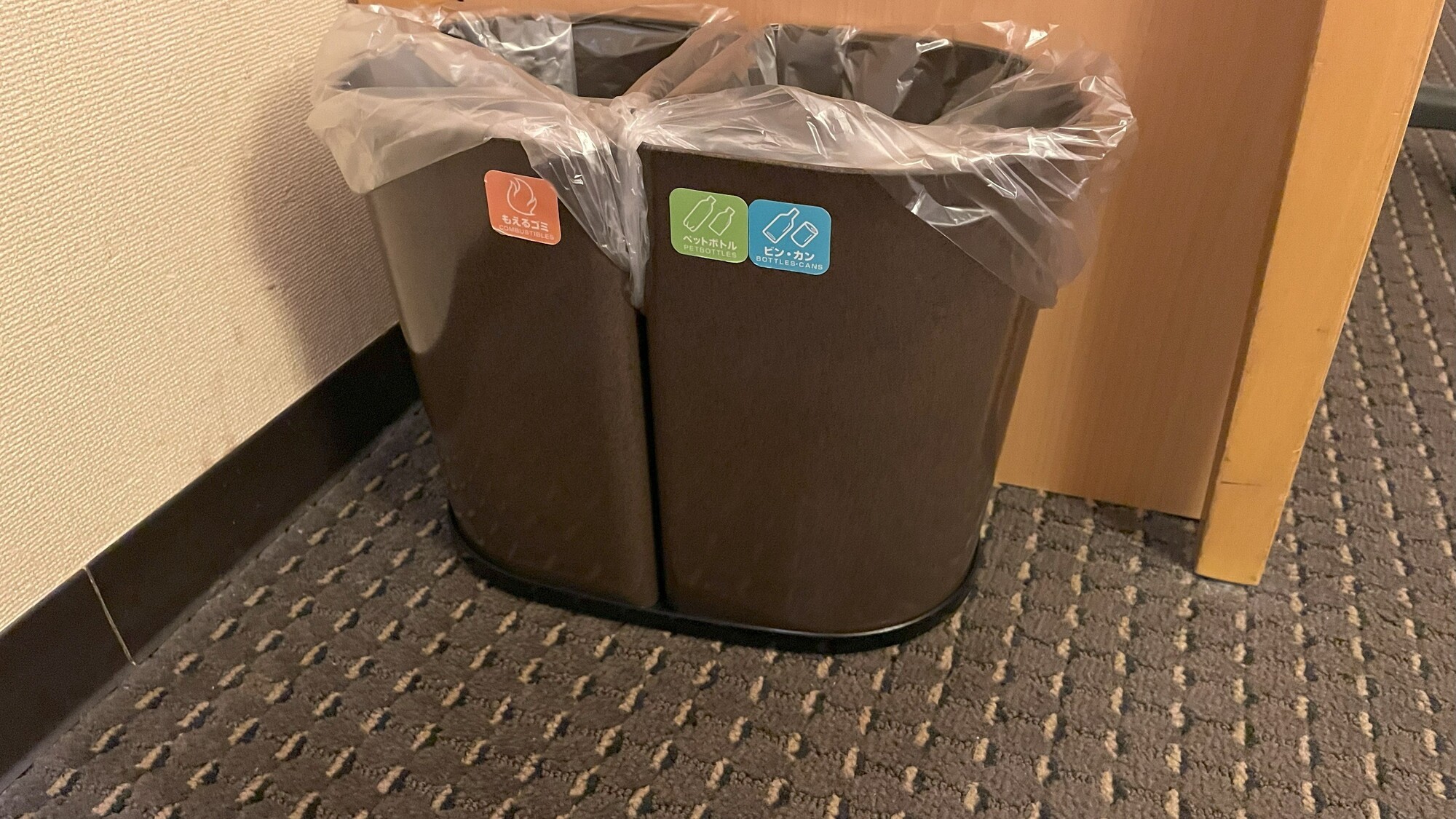 客室用ゴミ箱