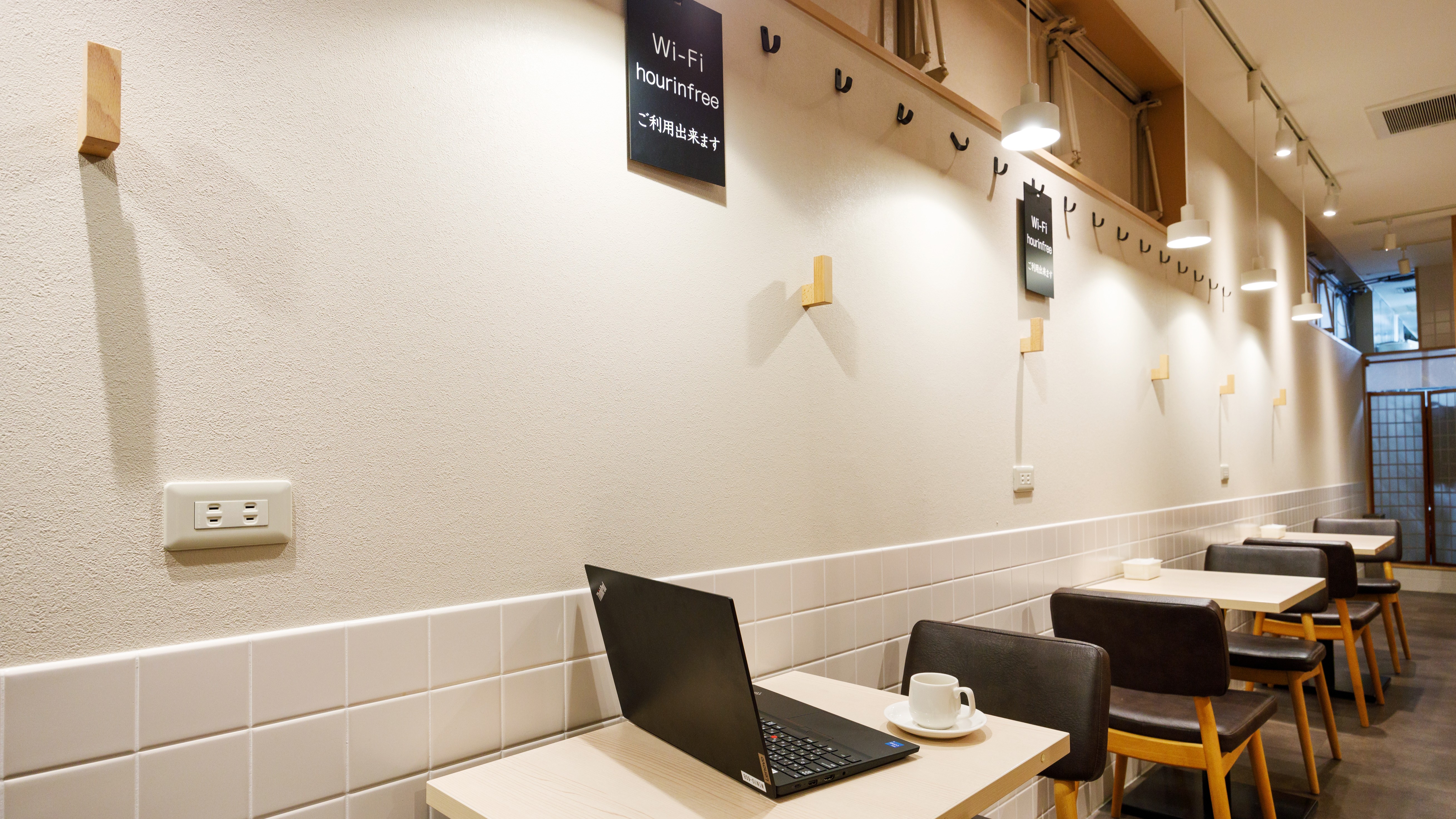 【駅前のワークスポット】ホウリン はちのへキッチン