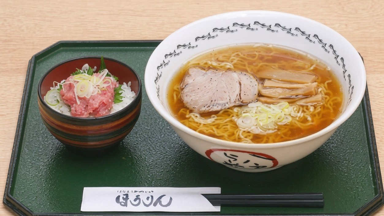 【八戸らーめん&ミニネギトロ丼セット】いかめしや烹鱗