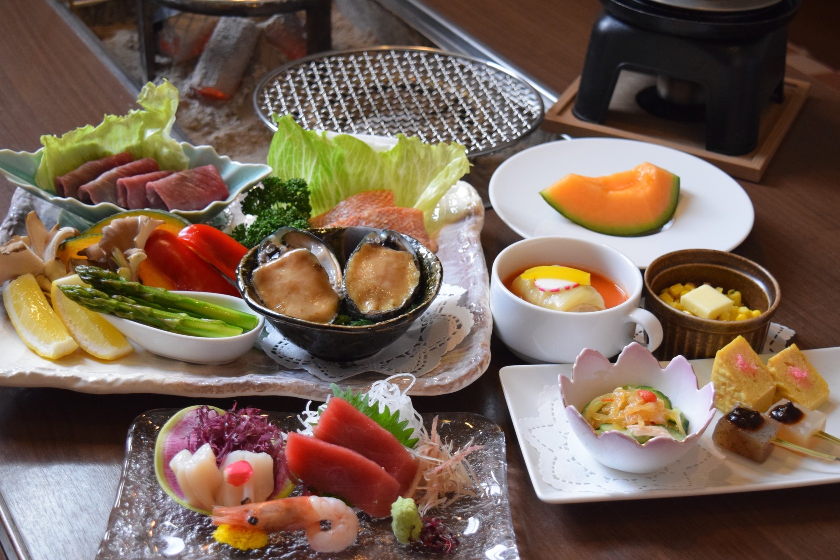 【夕食は贅沢に朝食は爽やかに】囲炉裏個室で特別会席プラン　朝・夕　２食付