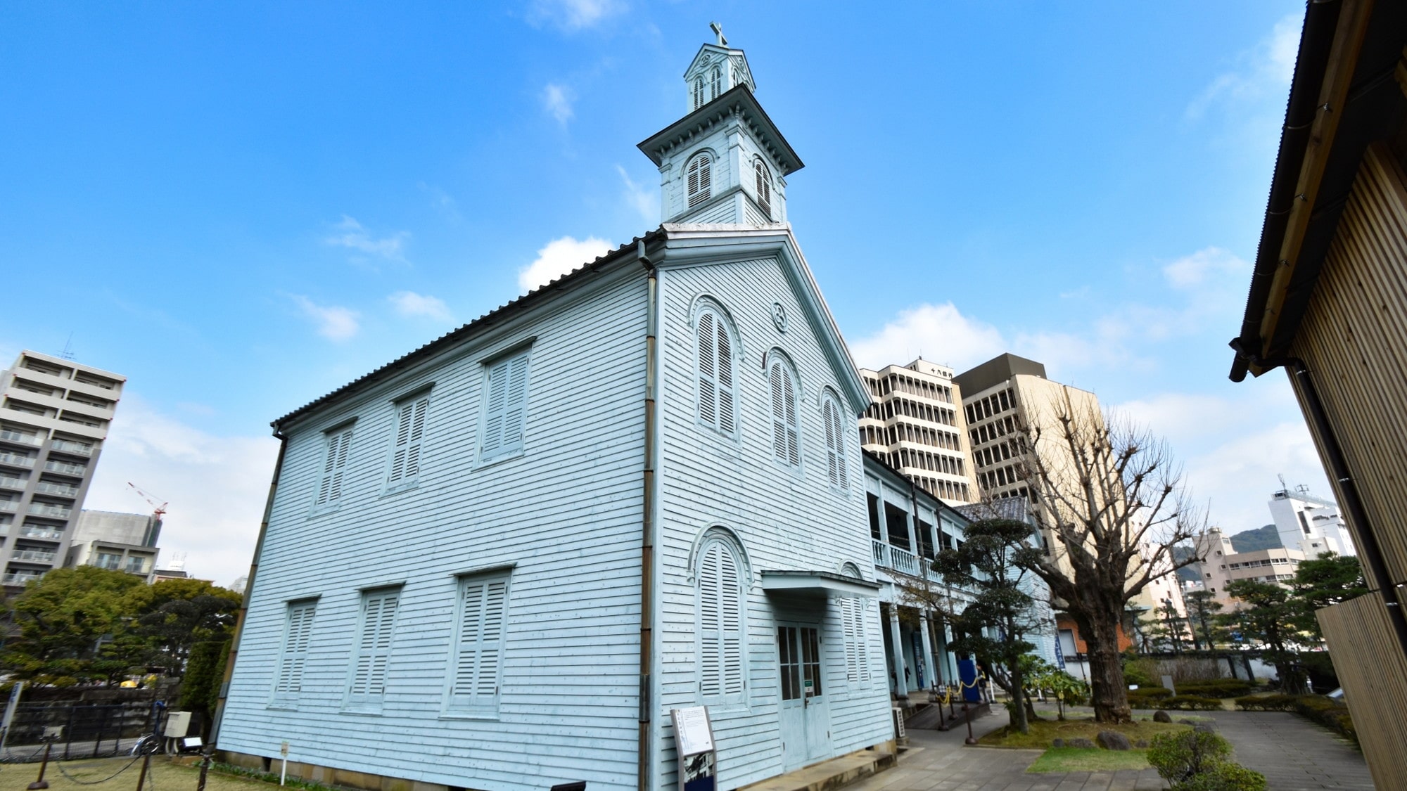 【出島】日本の近代化に大きな役割を果たしてきた人工島。当館より車で5分。