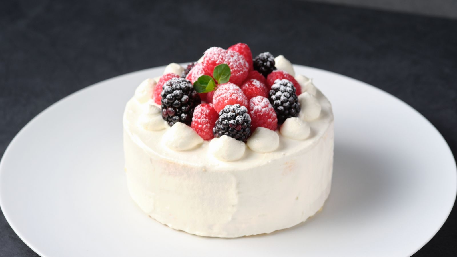 【記念日プラン】フリーフローとケーキでお祝い♪ウェルカムシャンパンから始まる贅沢ディナー＜夕朝食付＞