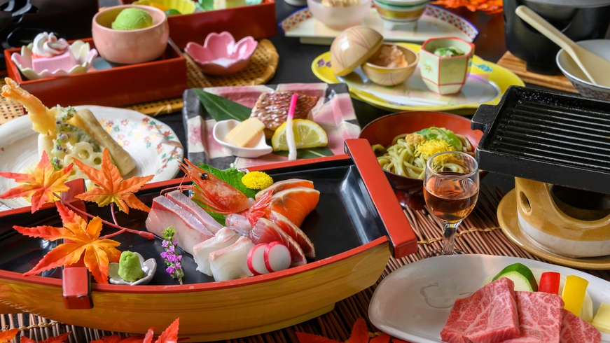 【秋の煌き｜人気プラン】新鮮お造りを舟盛りで！和牛鉄板焼きほか秋の美食＜2食付＞