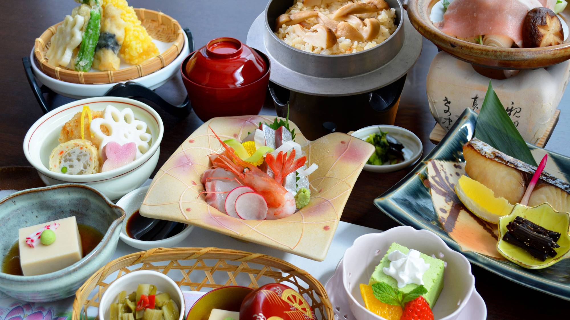 【松茸釜飯とくつろぎ会席】香り高い松茸釜飯付で秋の味覚を感じる会席です