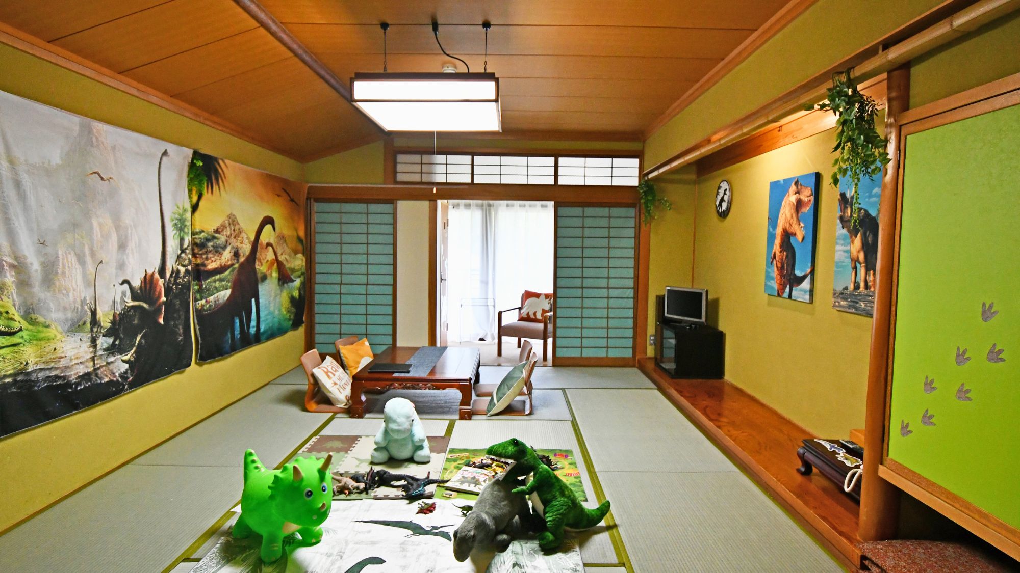 恐竜フィギュアと恐竜マットで夢中になって遊べる「恐竜ルーム」