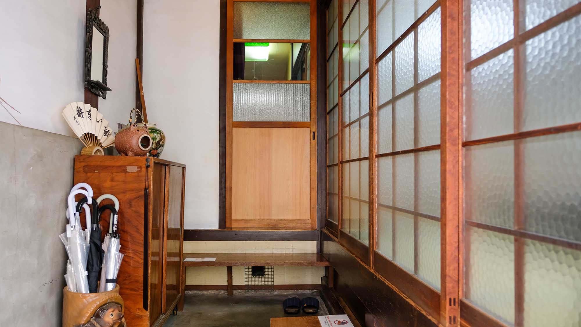 ・【玄関】京都ならではのウナギの寝床