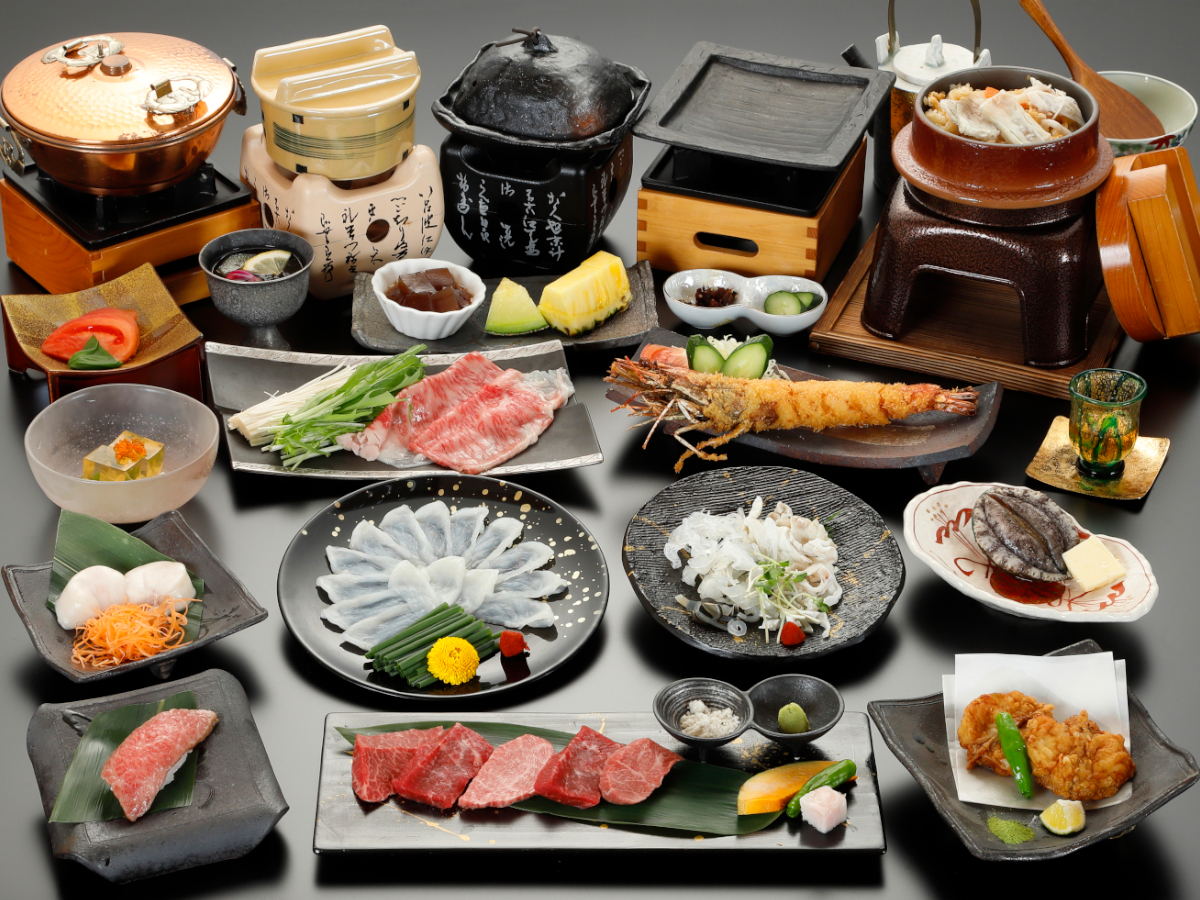 【極会席】とらふぐ5品、知多牛3品を贅沢に使用した全17品の会席料理