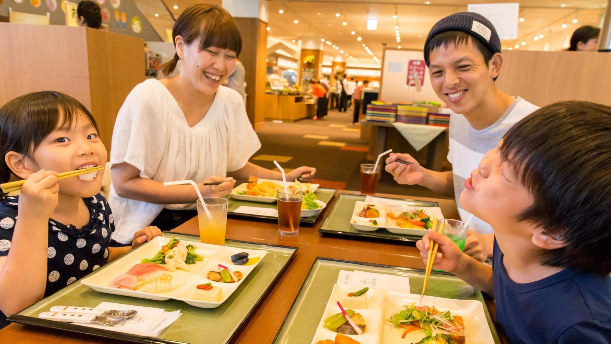 【5月6月限定！カニ食べ放題★特別優待プラン】夕食バイキングに蟹が登場〇高原リゾート満喫＜2食付＞