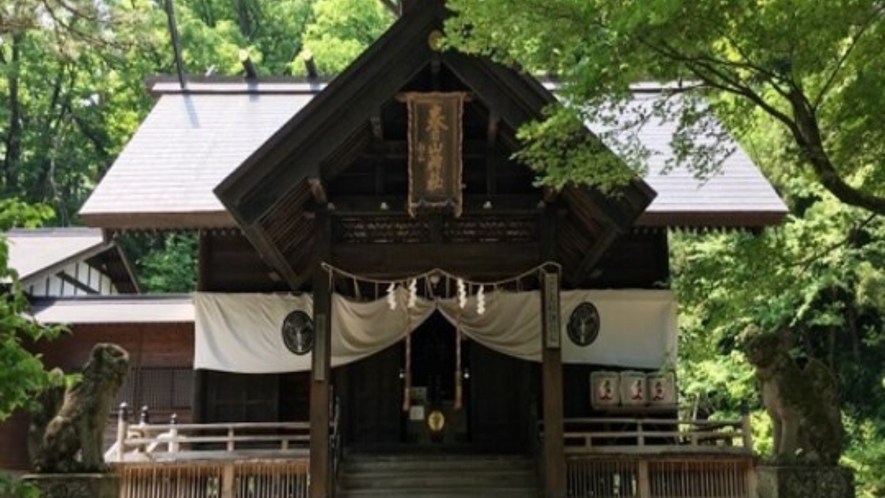 上杉神社より分霊された上杉謙信命を祀る【春日山神社】