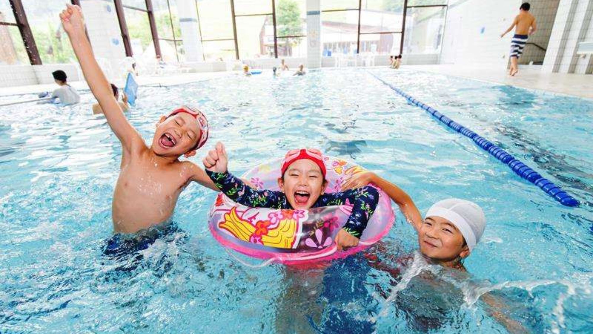◆ジャグジーを備えた室内プールなど屋内施設も充実☆