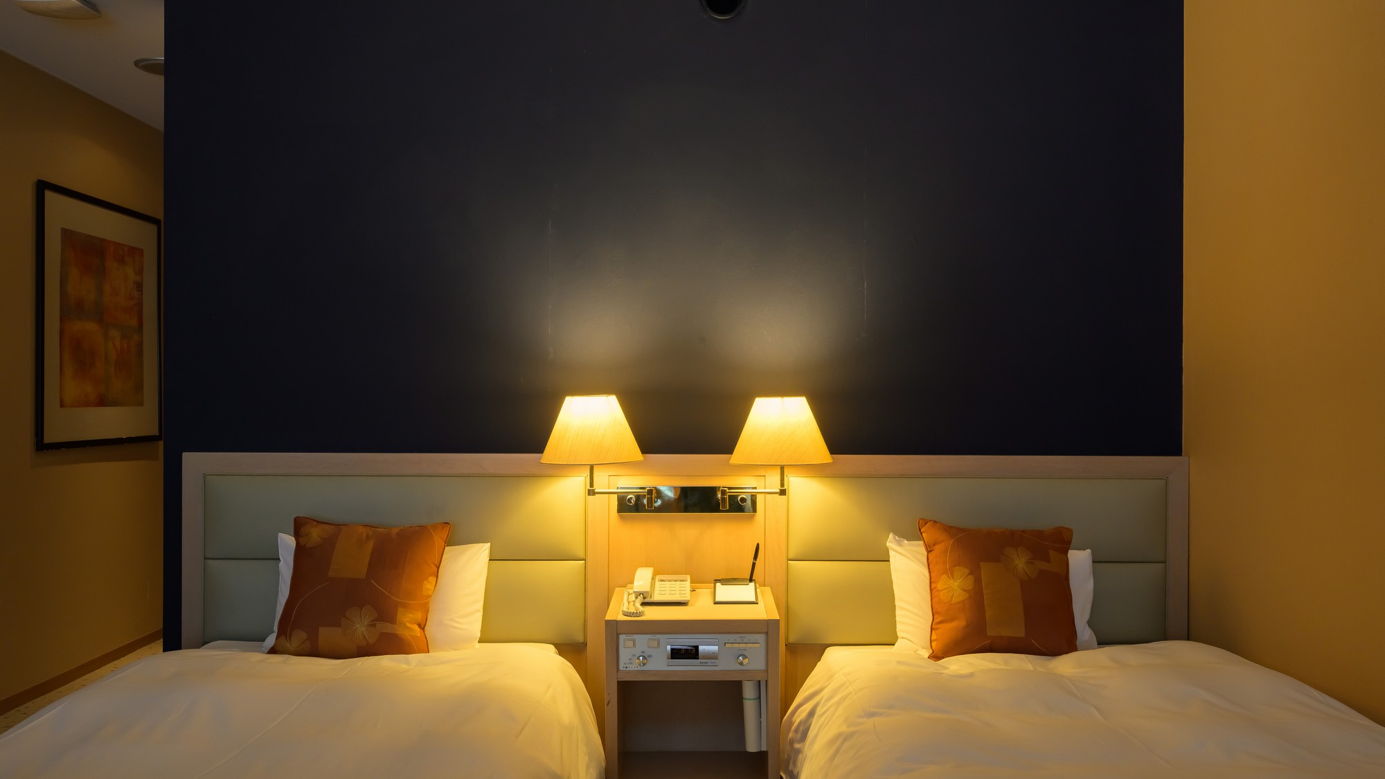 【コンフォートツイン】夫婦・カップルに最適な安らぎと寛ぎの空間。2部屋だけの落ち着いた洋室