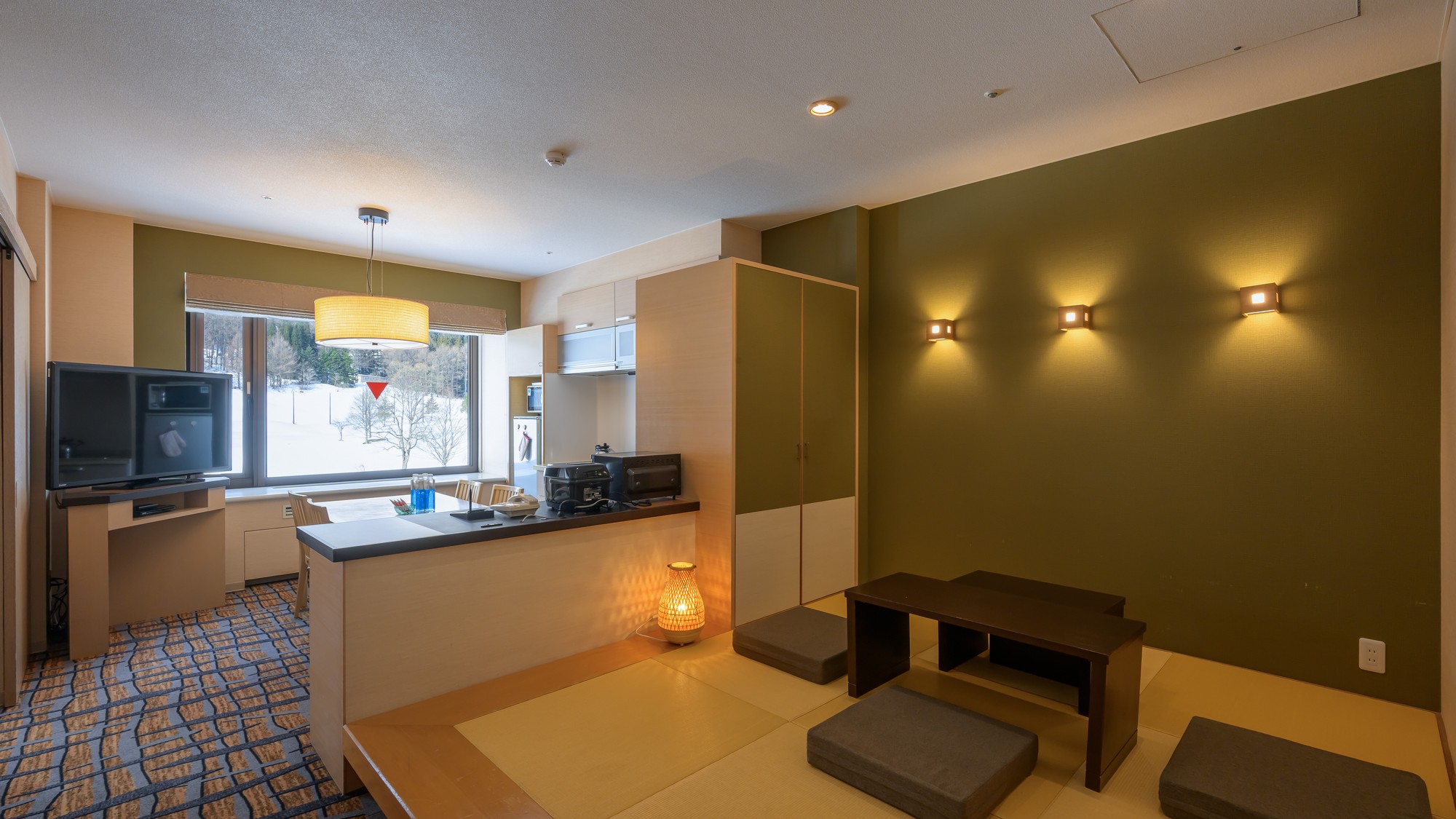 【レジデンシャルスイート・ファミリータイプ】洋室と和室を備えたキッチン付スイートルーム。