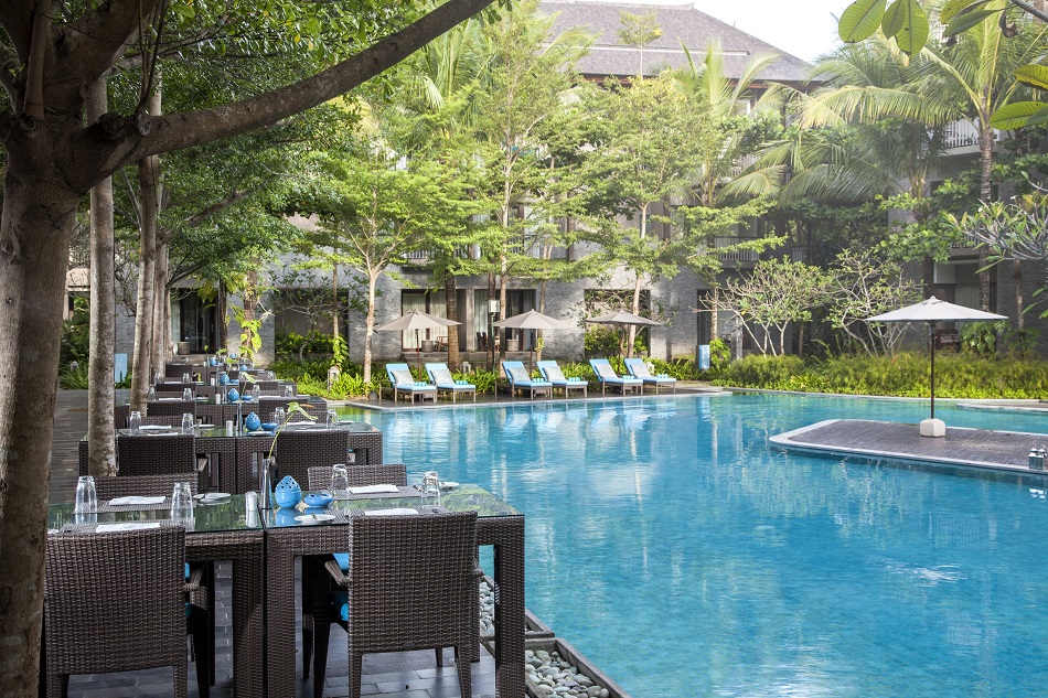 MoMoカフェ　プールテラス