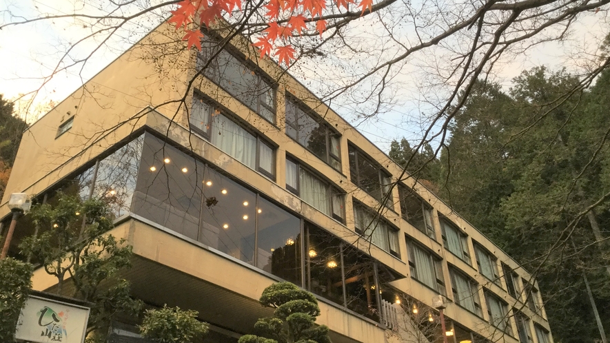 *【外観】下呂温泉随一の高台に建つ当館ならでは！絶景をご覧いただけます★