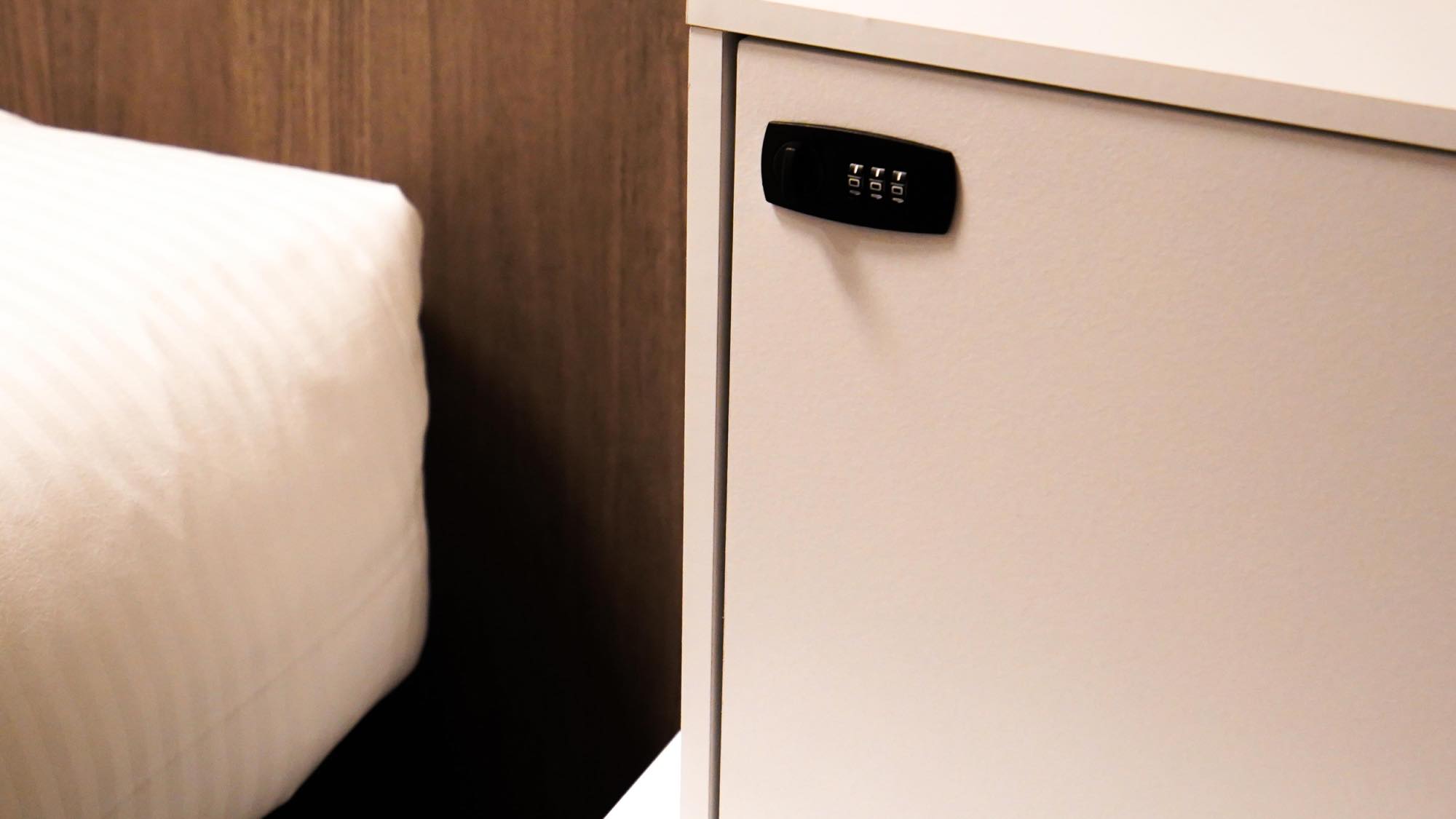 【禁煙】レディースキャビンルーム〈セキュリティボックス〉