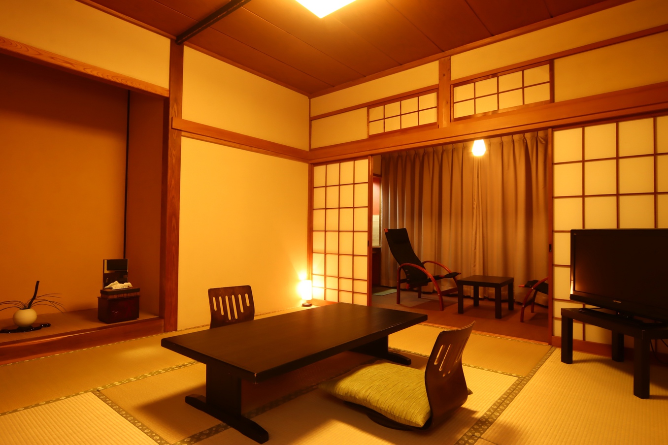 客室飯綱・黒姫は、和室八畳のスタンダードな和室です。 