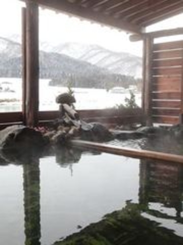 露天風呂からの雪景色