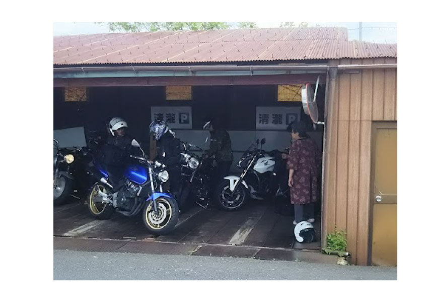 バイカー歓迎　駐車場に屋根ついてます〜　朝食付き宿泊　