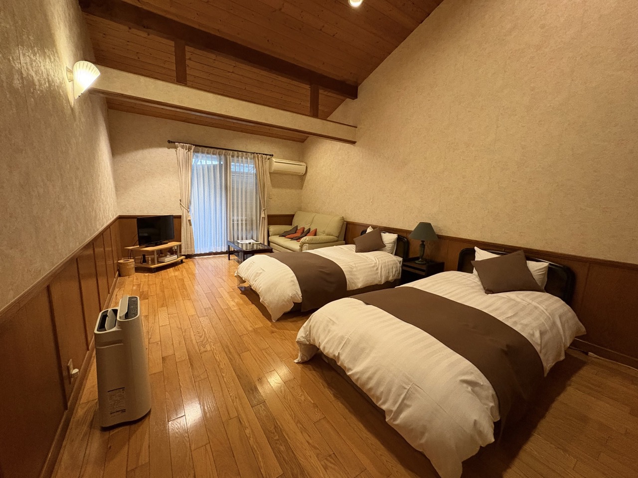 【洋室】源泉かけ流し温泉露天風呂付き・ベッド【禁煙】
