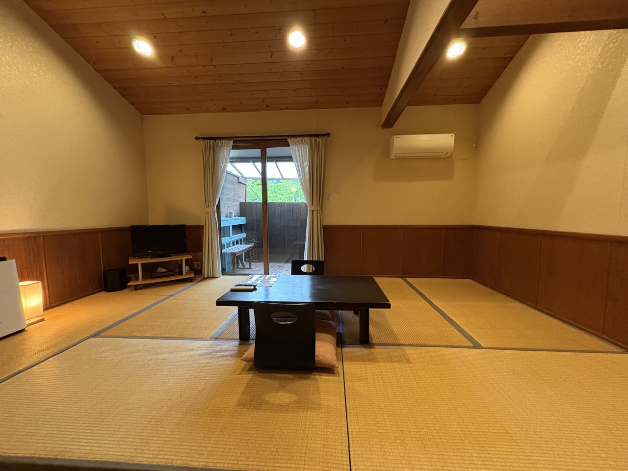 【和室7.5畳】源泉かけ流し温泉露天風呂付き・布団【禁煙】