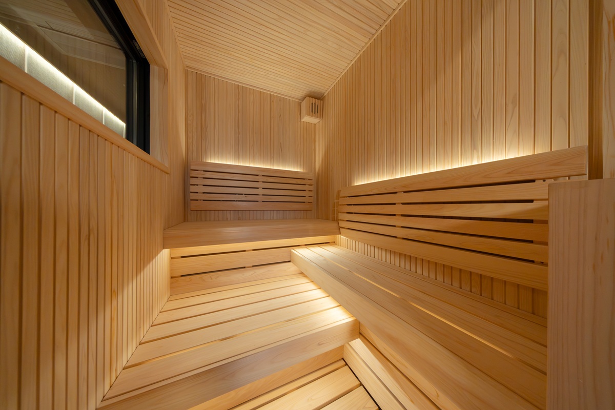 サウナ・水風呂付和洋室　瑠璃