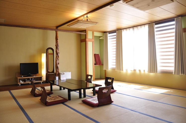 Guest room 　和室18畳　5名様～　（japanese style room）