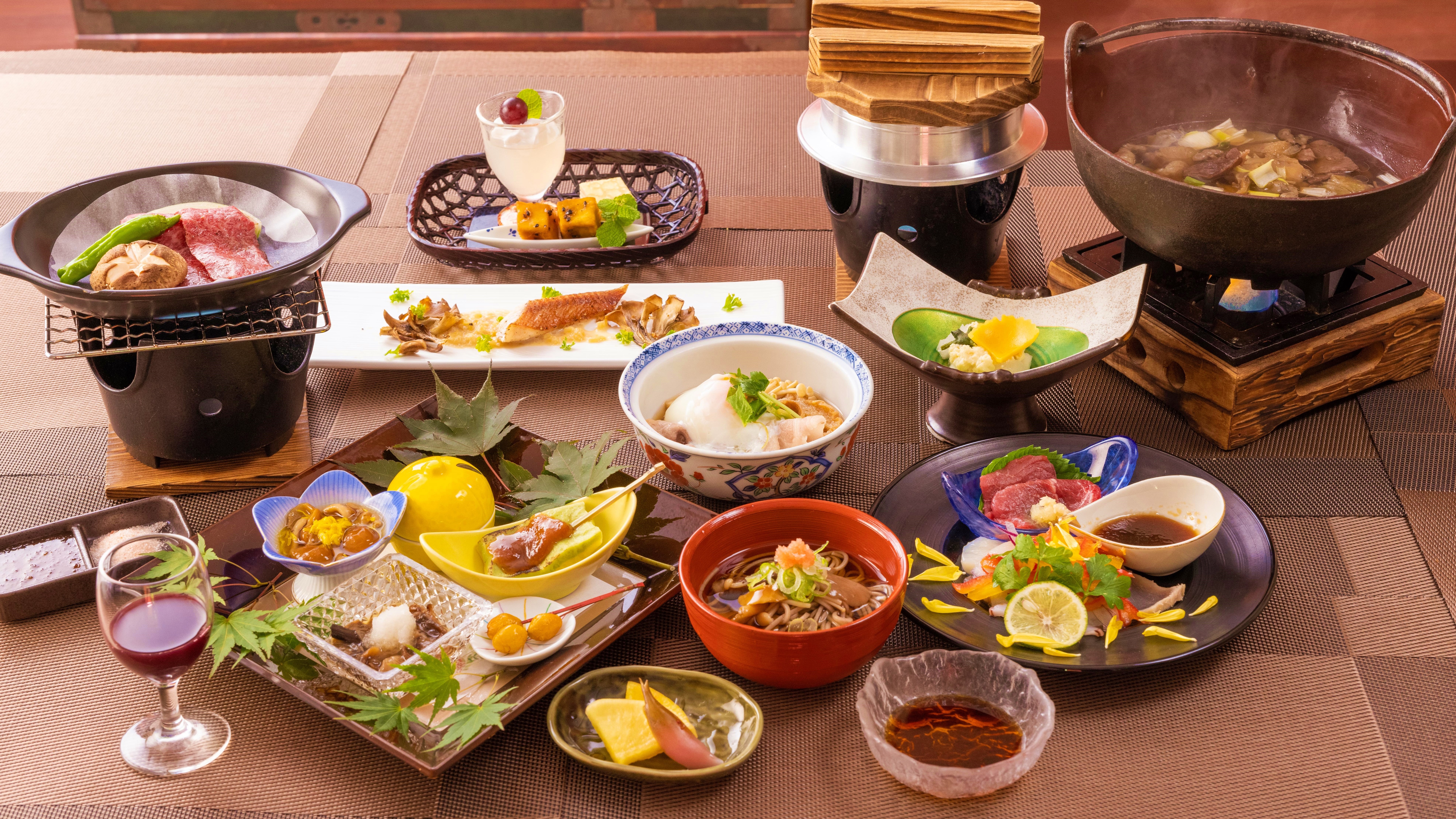 【ご夕食一例】地元の旬食材をふんだんに使ったボリューム満点のお料理をお楽しみください。 ※イメージ