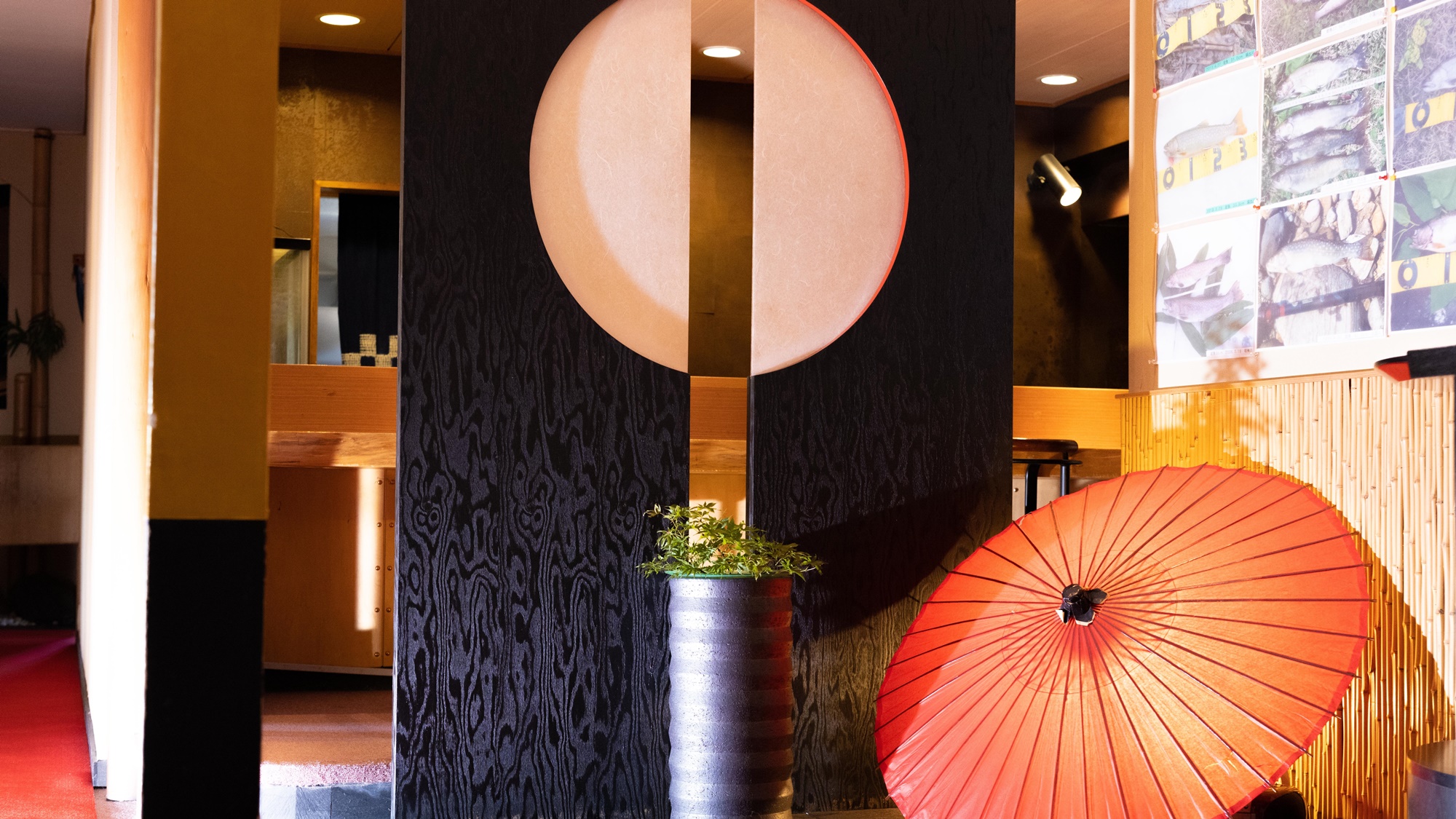 【お食事処「花ごよみ」】しっとりとした、大人の雰囲気の和食処です。