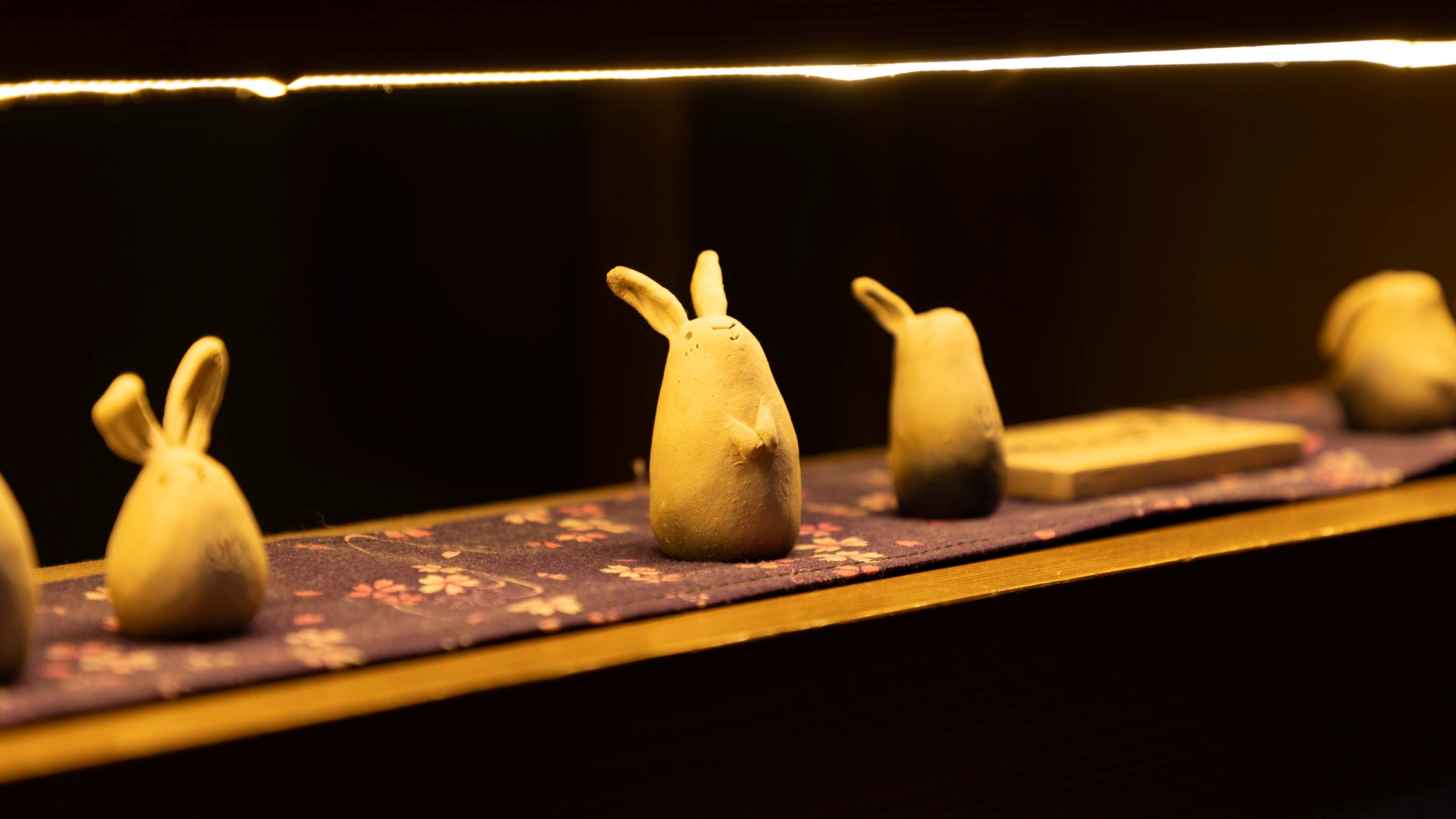 【館内】心がホッと落ち着くような装飾品で皆さまをお出迎えいたします。