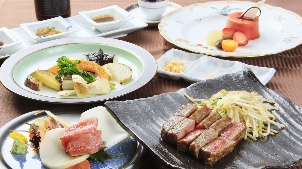 【プチご褒美】夕食はサーロインステーキが楽しめるカジュアル鉄板焼コース！自然と美食でリフレッシュ