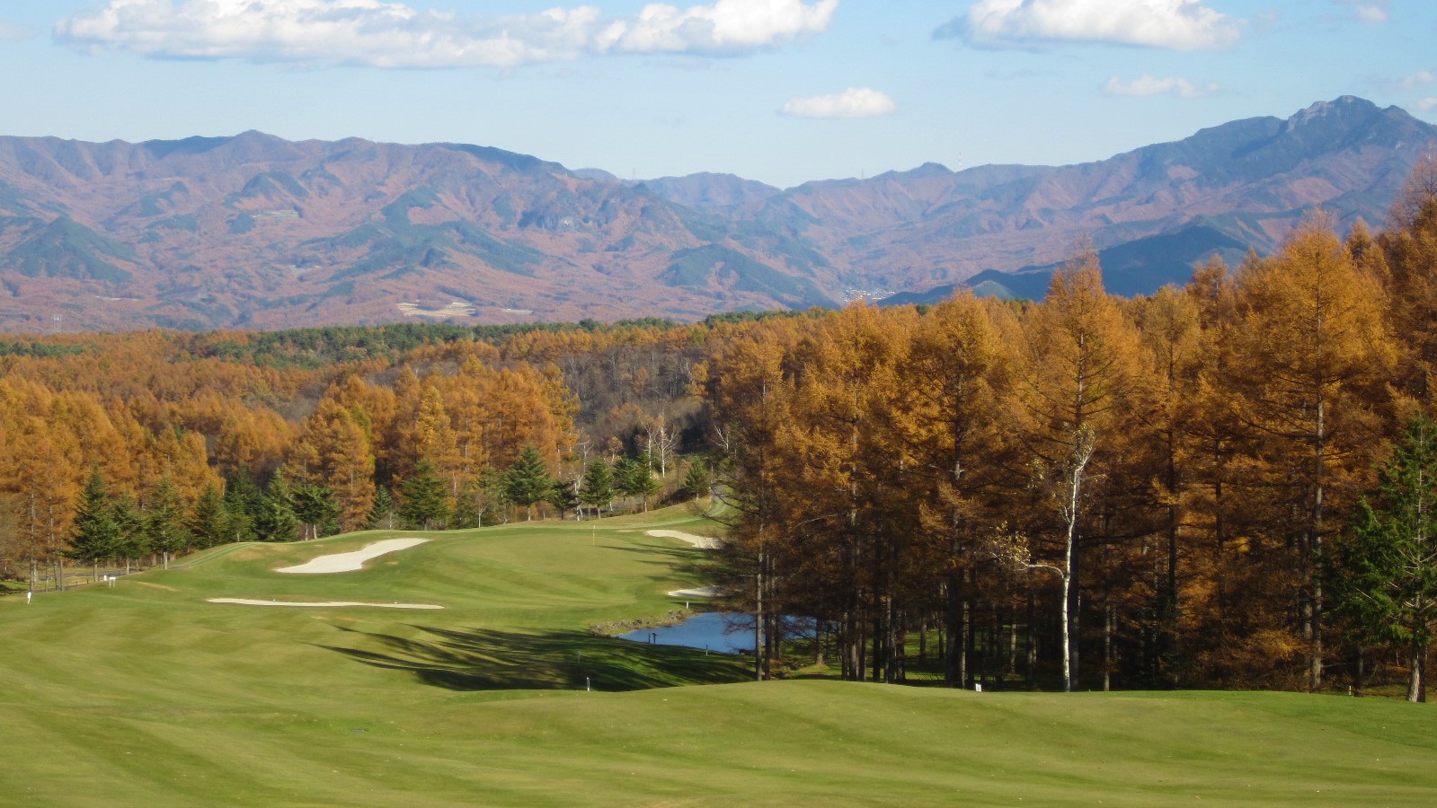【小海リエックスカントリークラブ】八ヶ岳に広がる、雄大なリゾートゴルフコース。