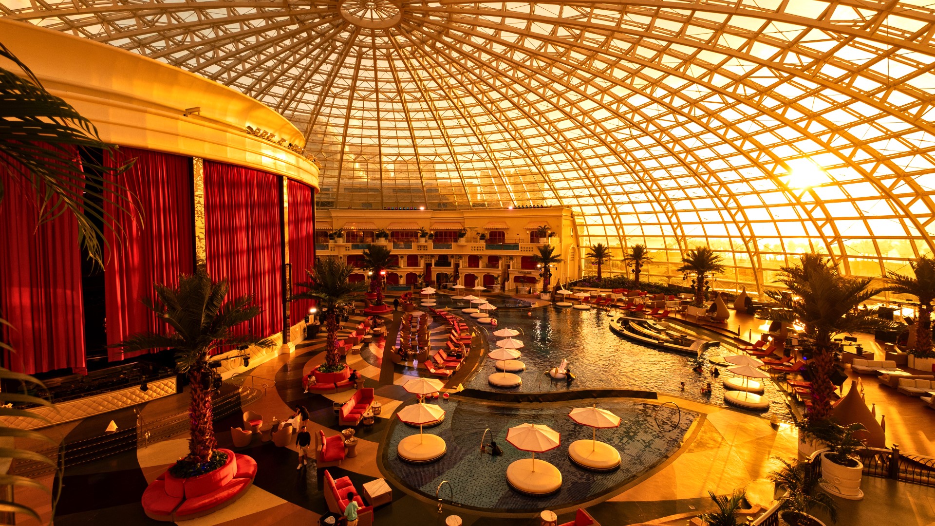 「Beach Club Daycation」オカダ　マニラ