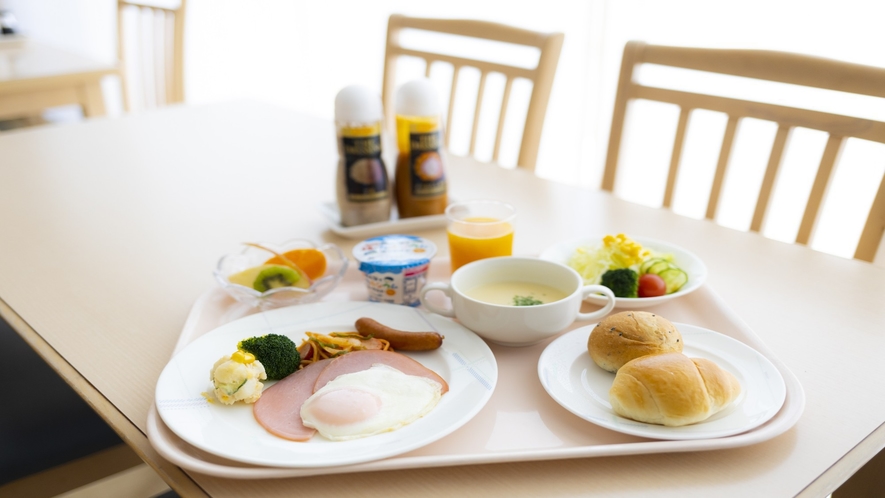 【新館】朝食：洋食　温かいスープとパンでゆっくり味わえる洋食メニュー
