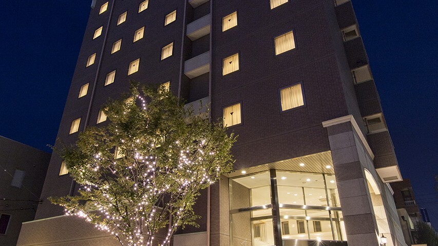 『新館』外観(夜景)