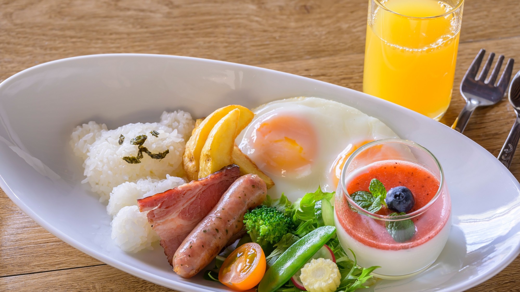 【楽天スーパーSALE】12％OFF！優雅に欧風モーニング　新鮮野菜や卵がおいしい朝食プラン