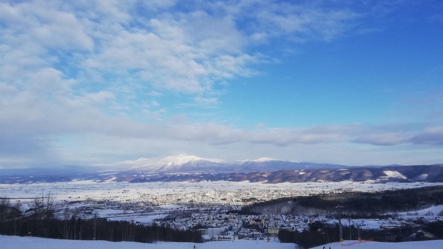 富良野スキー場から眺める大雪山