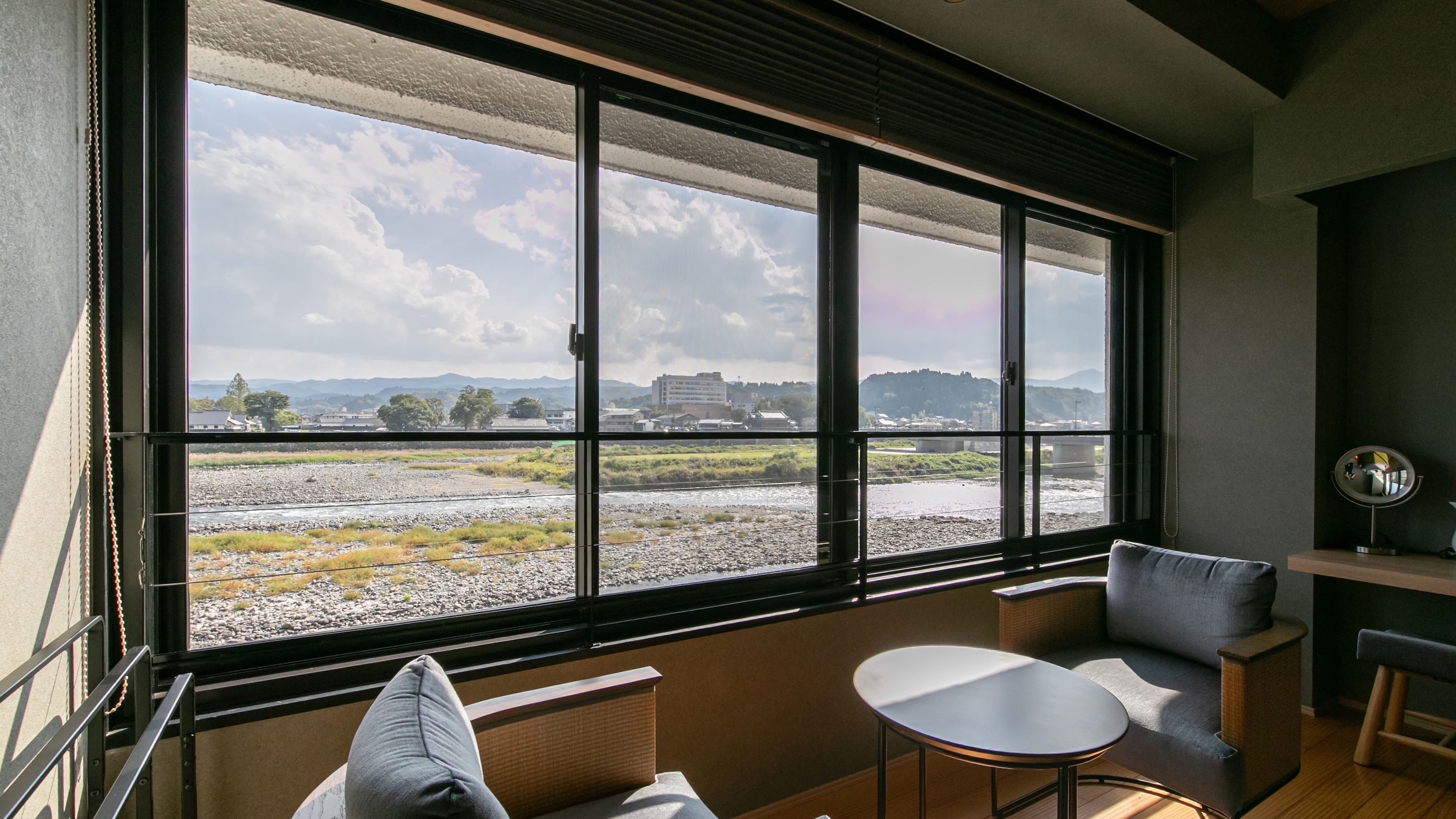 スーペリア和モダン10畳＜2階・ツインベッド＞ 【禁煙】