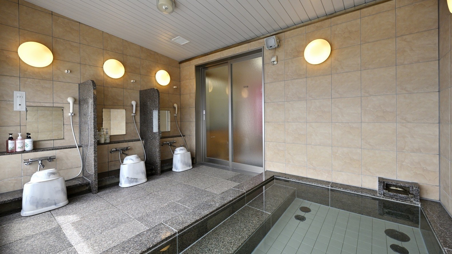 石鎚山系望める展望浴場あります！素泊まり