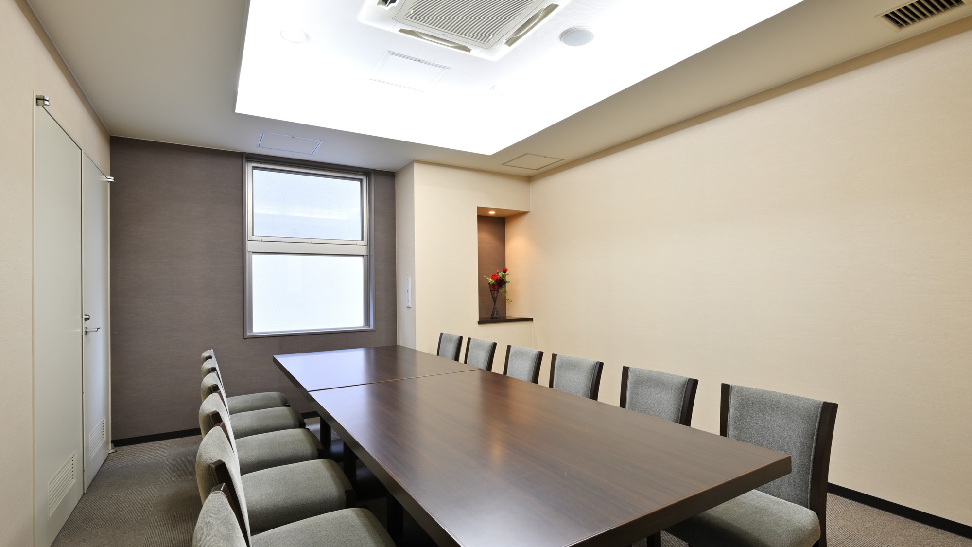 【会議室】