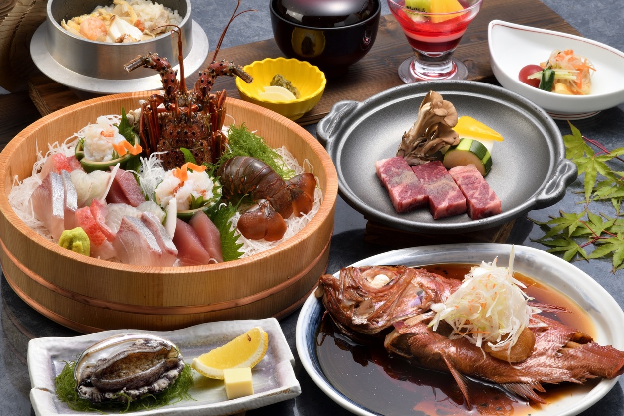 【記念日・お祝いに】最上級五ツ星会席◆伊勢海老・鮑・金目鯛・あしたか牛の贅沢会席〈2食付〉