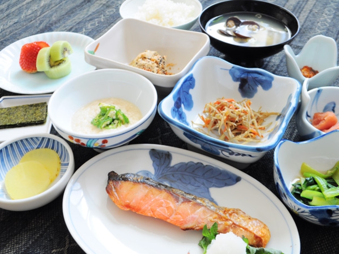 【ご朝食】一日の元気は朝食から。栄養バランスを考えた朝食です。