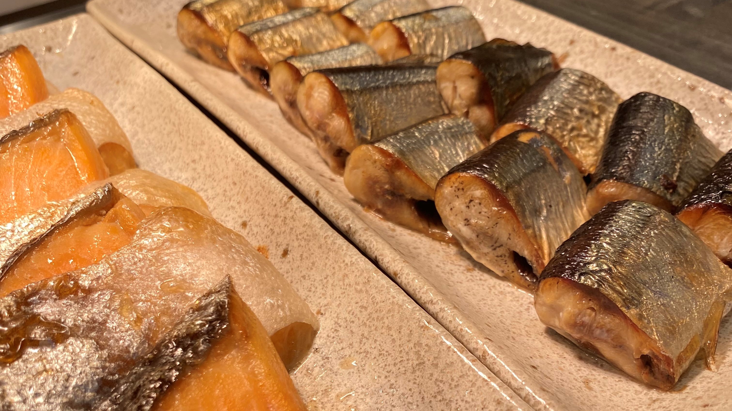 【焼き魚】鮭と秋刀魚※秋季限定メニュー