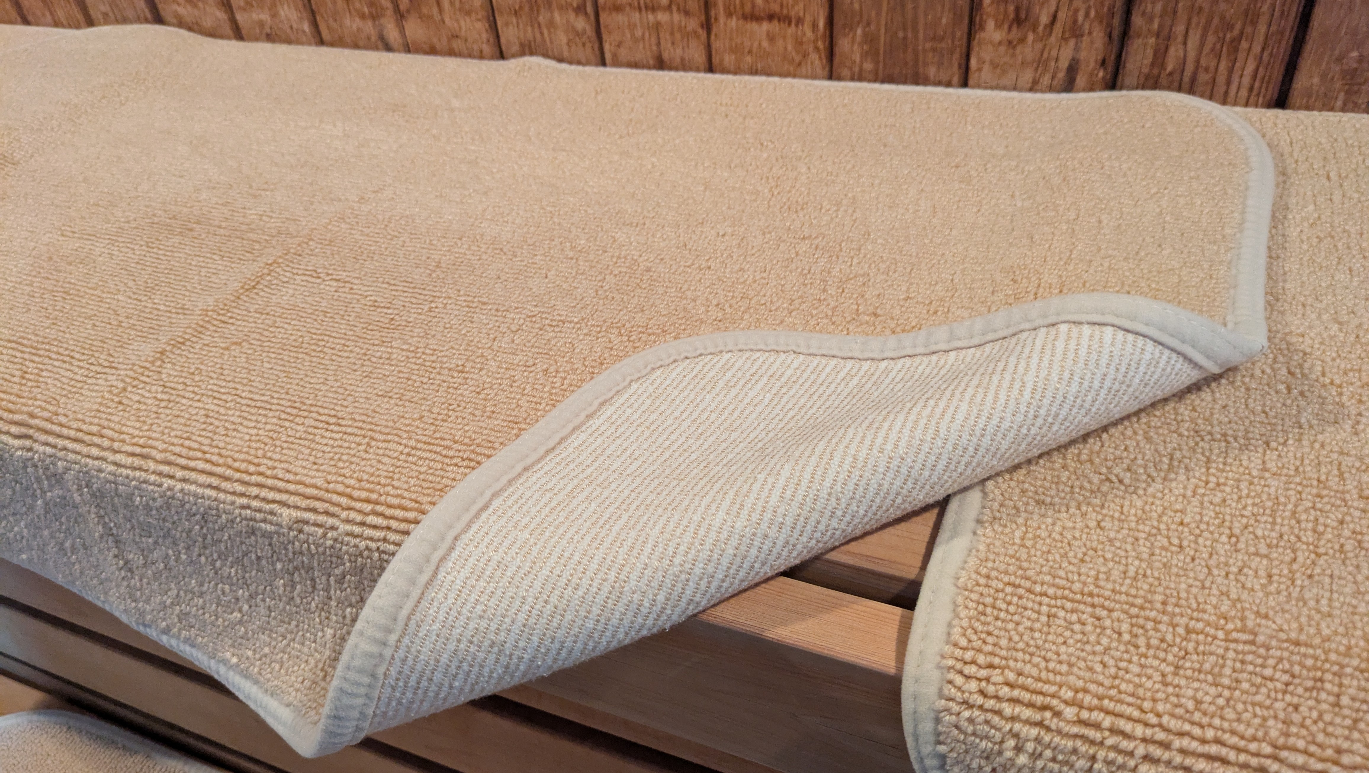 高吸収・速乾性のIOMIXマット