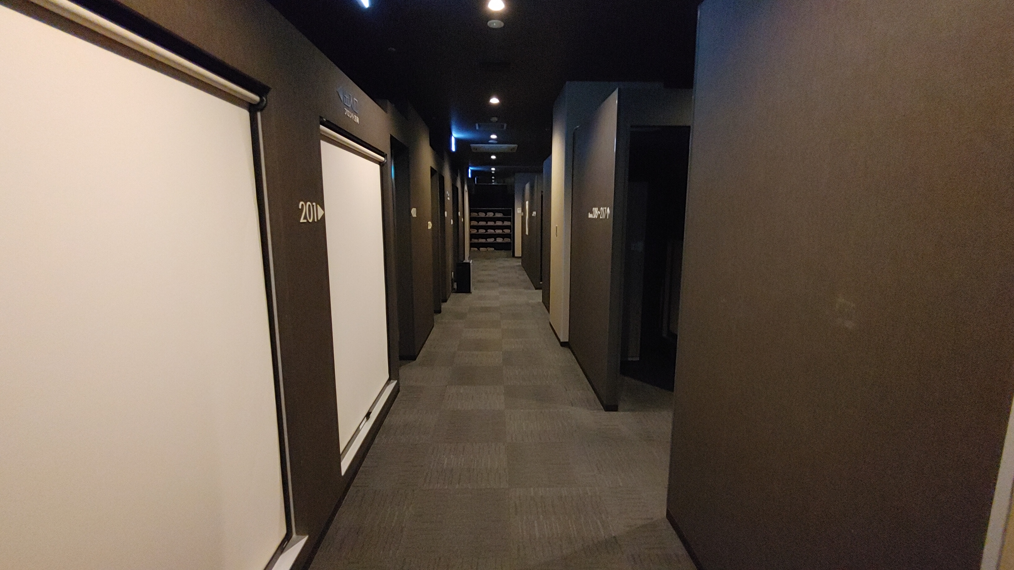 客室・廊下