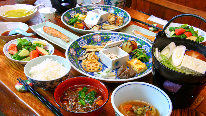 《朝食付》たくさんの種類をちょっとずつ♪真心込めた手作り朝食をた〜くさん召し上がれ！