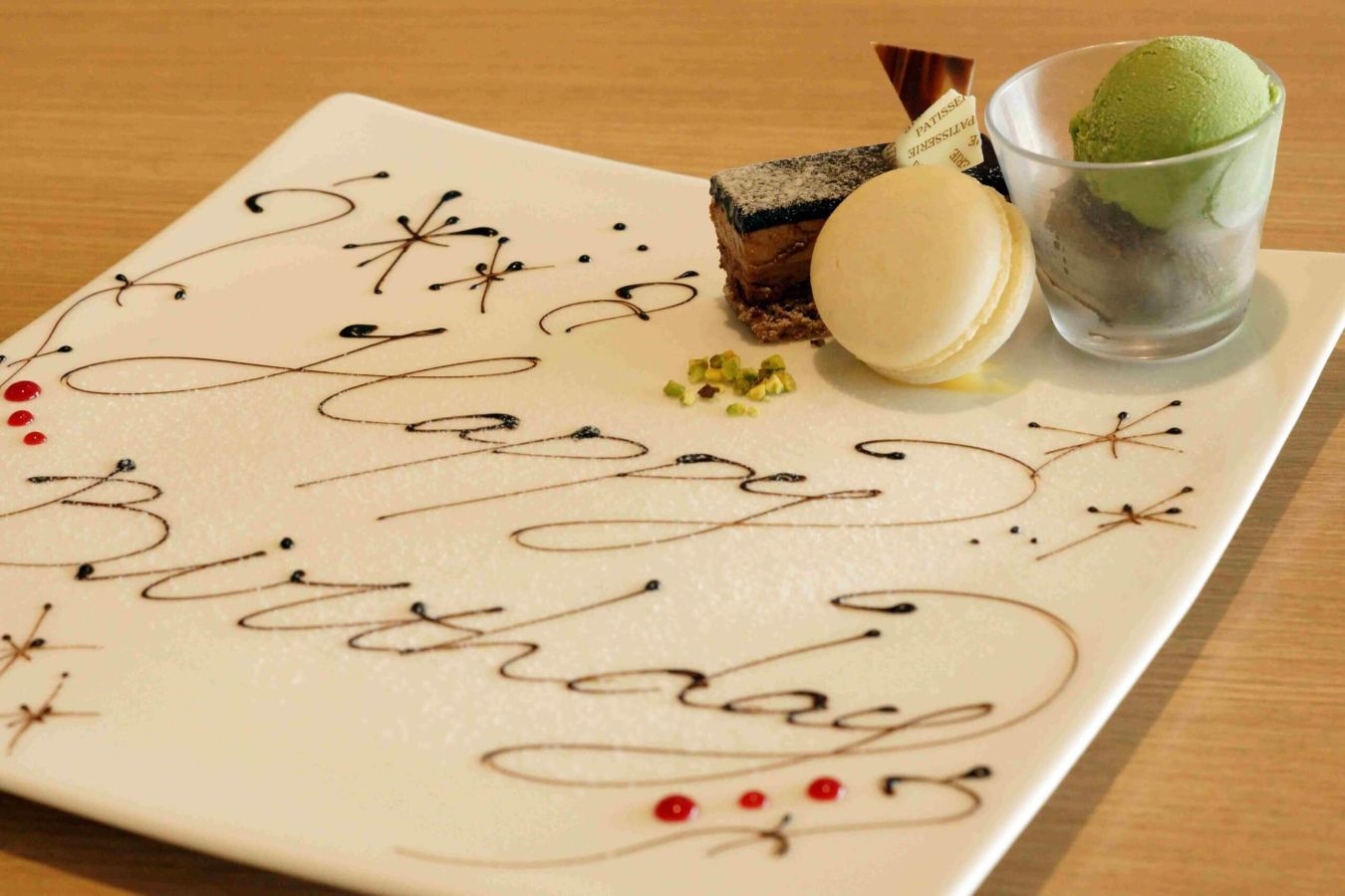 誕生日・記念日に＜スイーツプレート付 (＊チョコペンで描くメッセージ内容を入力ください)＞（2食付）