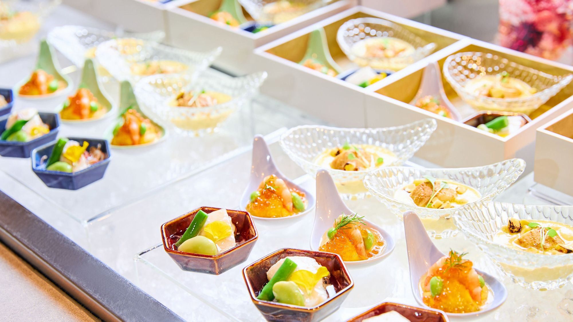 【夕食】色とりどりの小鉢料理も♪