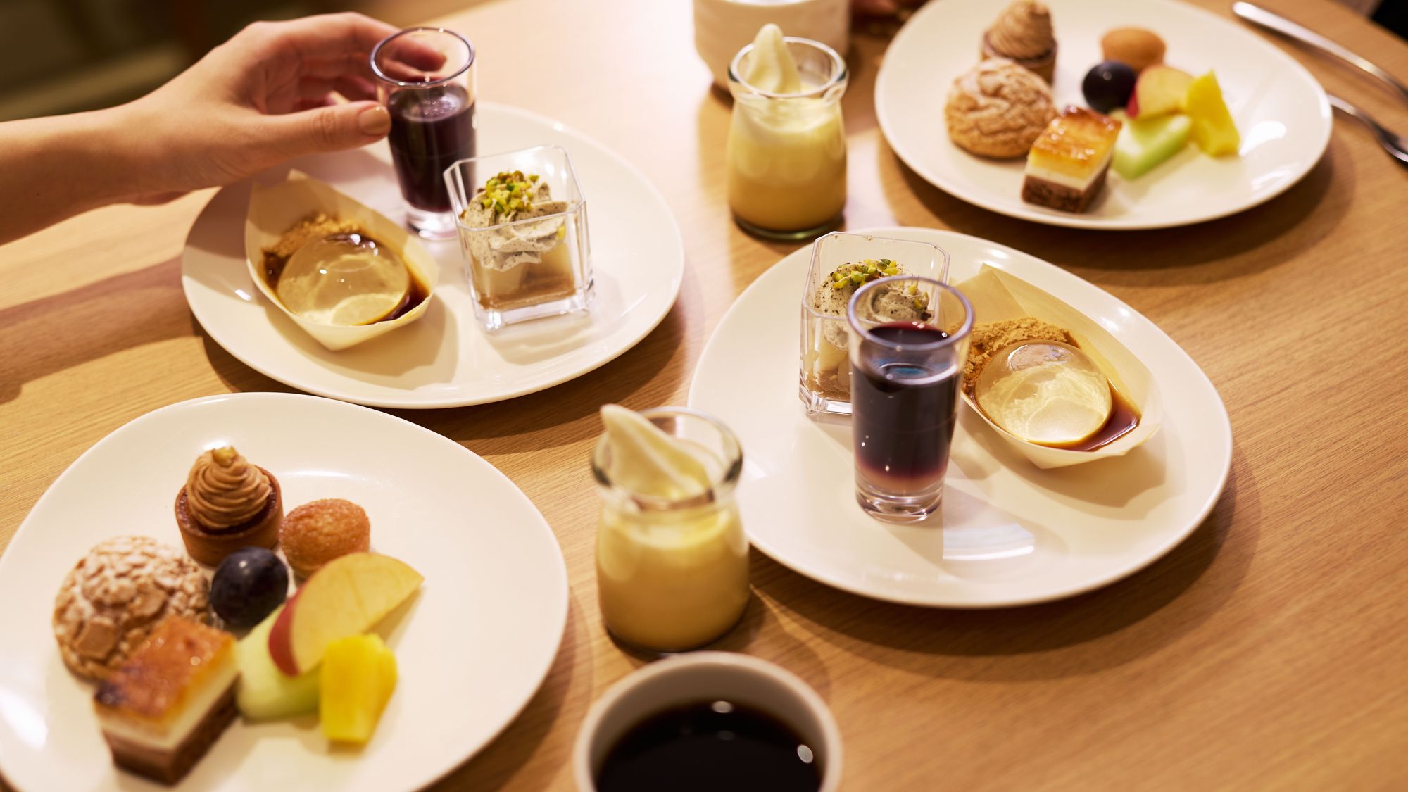 【夕食】お好きなメニューをお召し上がりください。