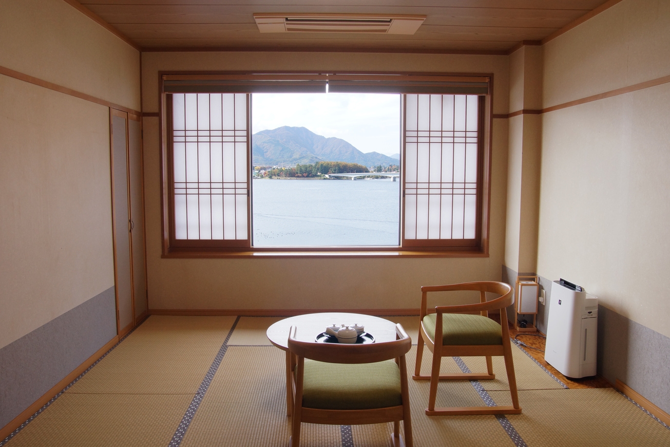 【禁煙】■和室８〜１０畳富士山・河口湖ビュー側