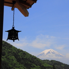 玄関先からの富士山。